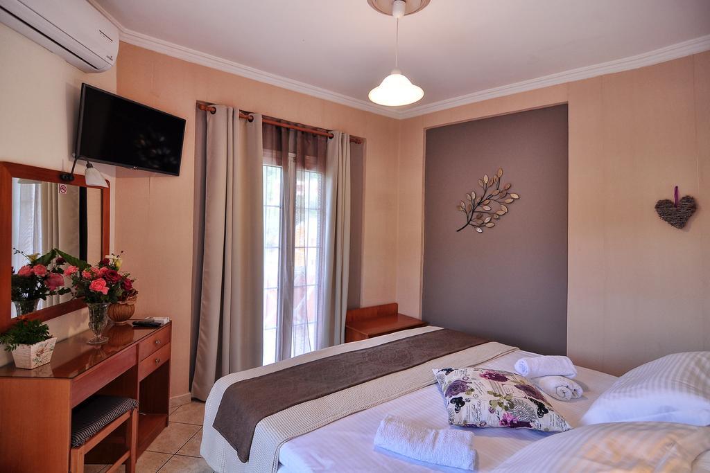 Rolandos Apartments Agios Gordios  Exterior photo