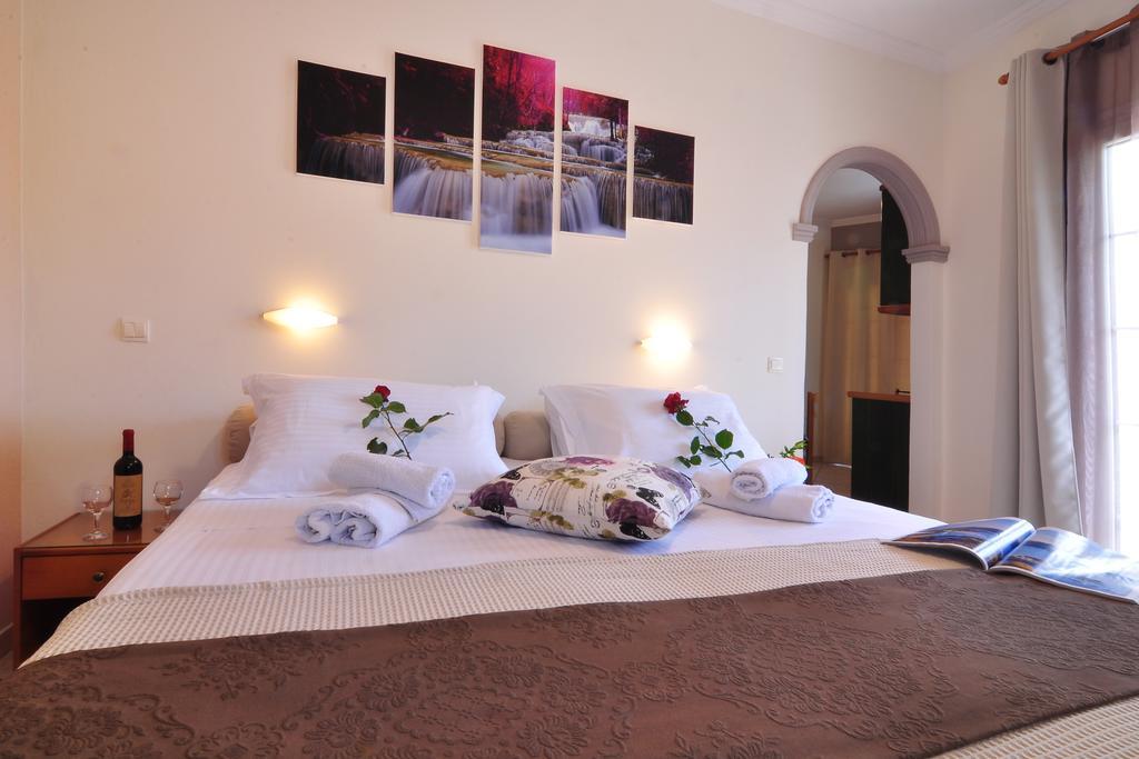 Rolandos Apartments Agios Gordios  Exterior photo
