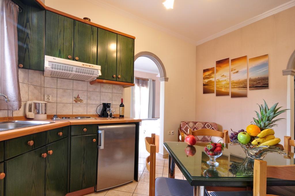 Rolandos Apartments Agios Gordios  Exterior photo