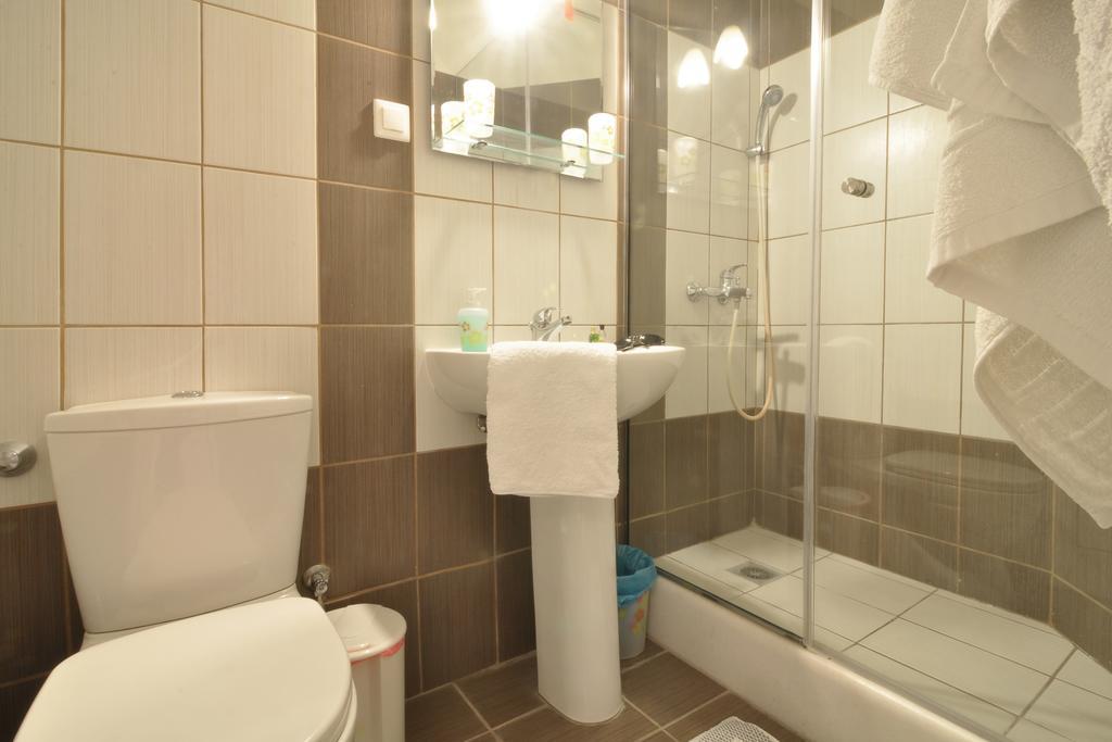 Rolandos Apartments Agios Gordios  Exterior photo